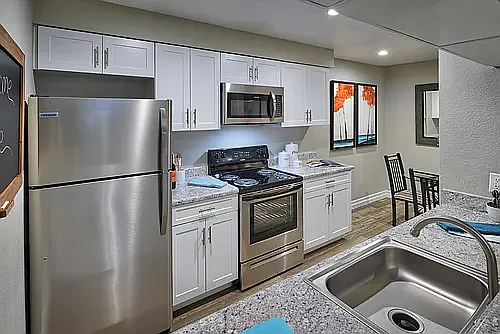 Villagio Furnished Apartments — Photo 22