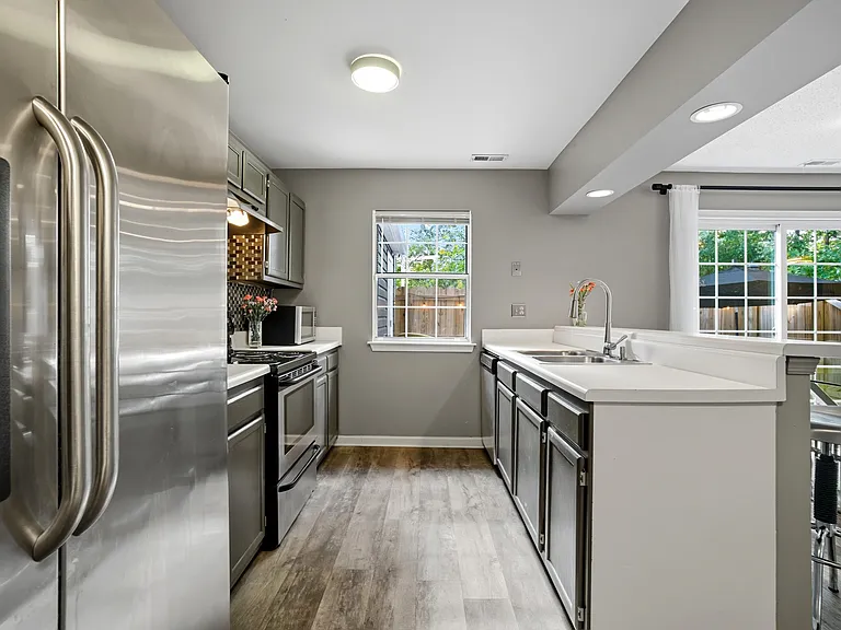 4658 Genoa Cir — Photo 4