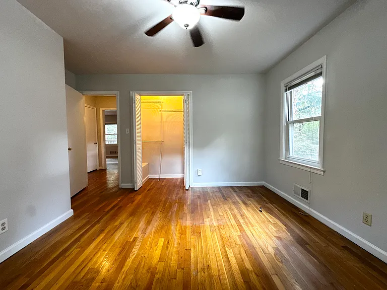 538 N Superior Ave — Photo 31