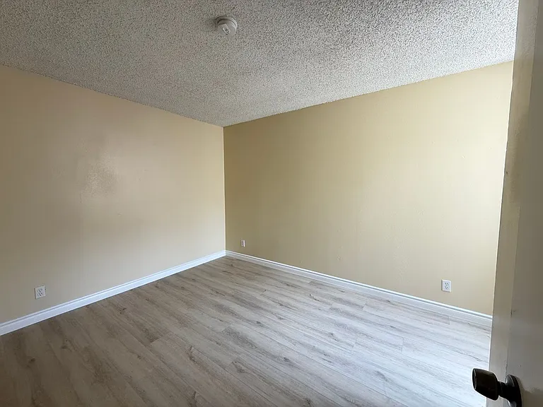807Bunk — Photo 8