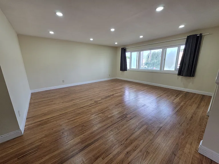 5457 Dorothy Dr — Photo 5