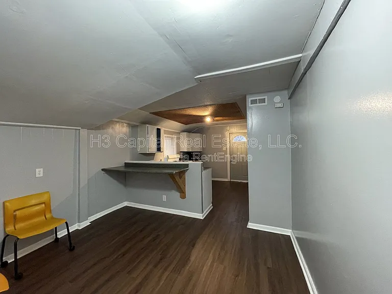 77 Sunset Ave — Photo 3