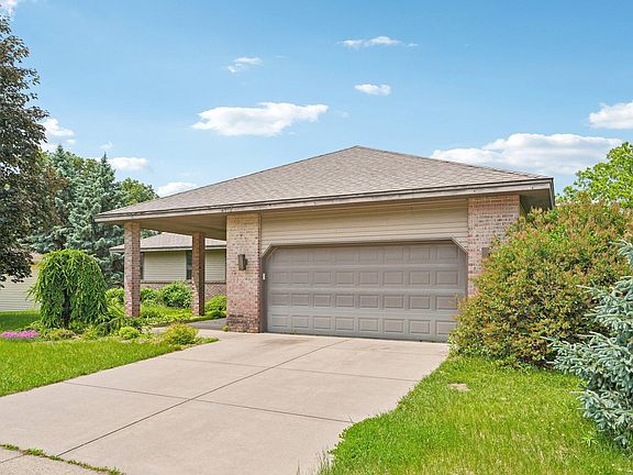 2nd image of 8912 Vincent Pl