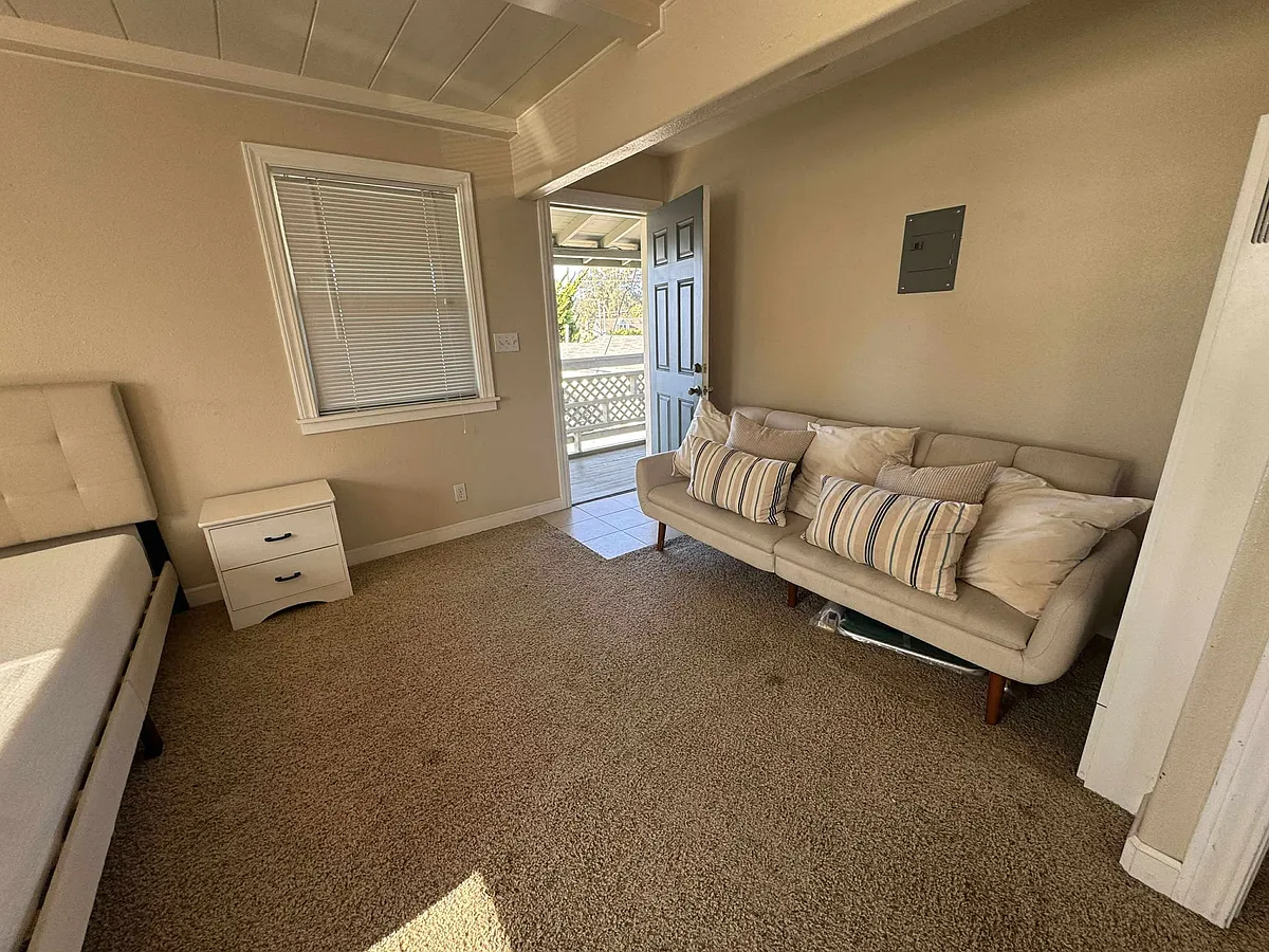 Building Photo - 21681 E Cliff Dr #26