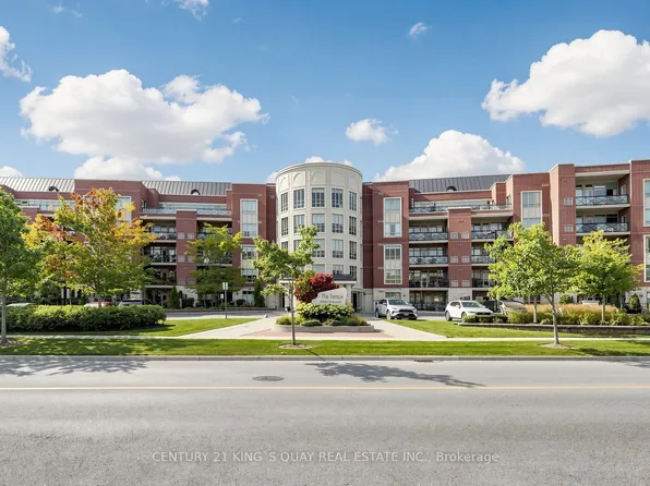 35 Baker Hill Blvd Unit 221, Whitchurch Stouffville, ON L4A 1P8