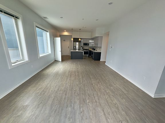 4th image of 14 Ward St #402