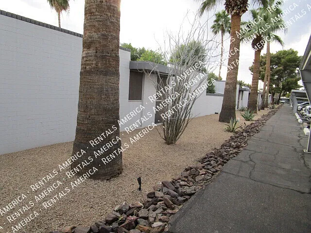 4202 N 38th St #8 — Photo 23