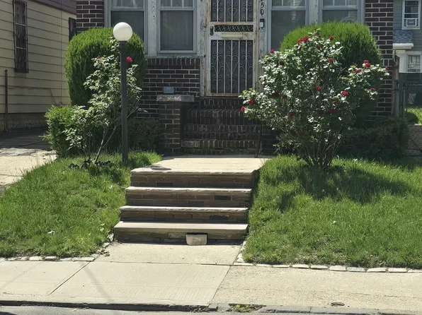 850 East 39th Street 1 image 2 of 12