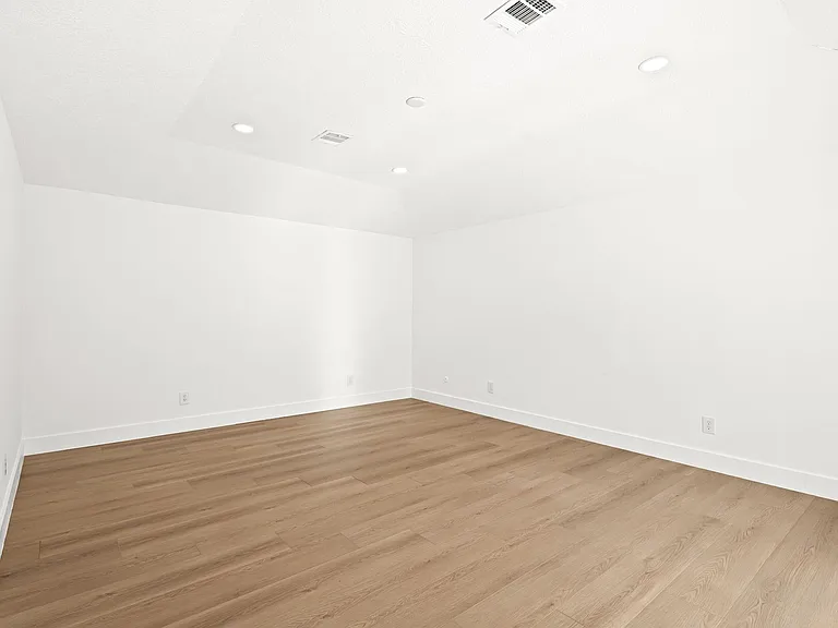 7631 Westwind Ln — Photo 26