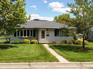 1315 N 2nd St, Watertown, WI 53098
