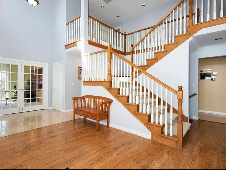 945 Deodar Rd — Photo 4