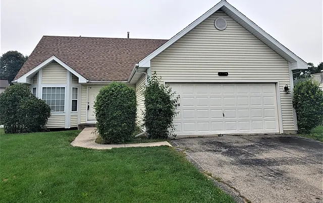 3818 Hennepin Dr — Photo 1
