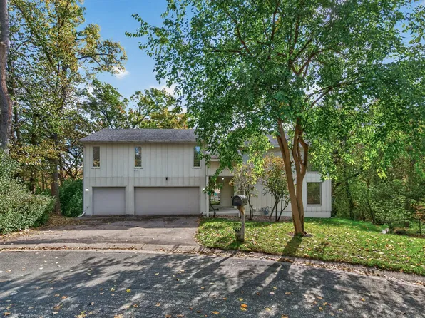 8725 Walton Oaks Dr, Bloomington, MN 55438