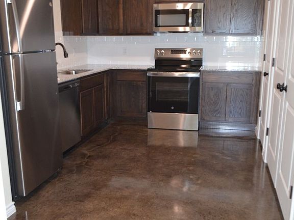 5th image of 989 Cline Dr
