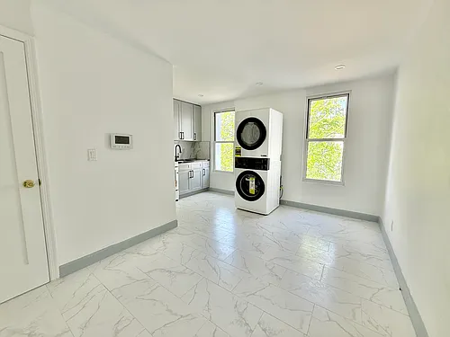 529 Quincy St #A Photo 1
