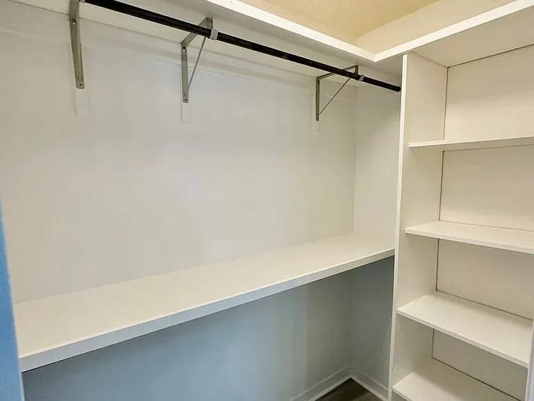 519 E Timberlake Dr — Photo 19
