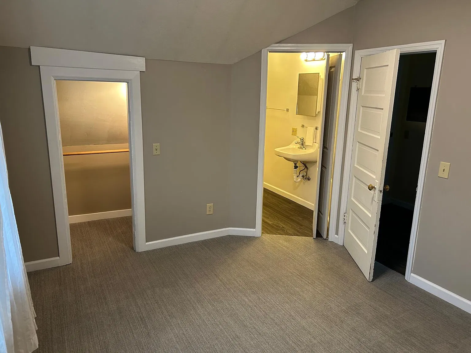 1 bed, 400 sqft, $1,150 — Photo 4