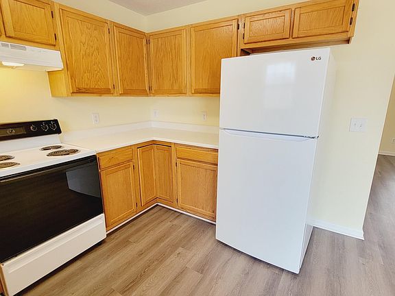 4th image of 703 Nut Bush Ct