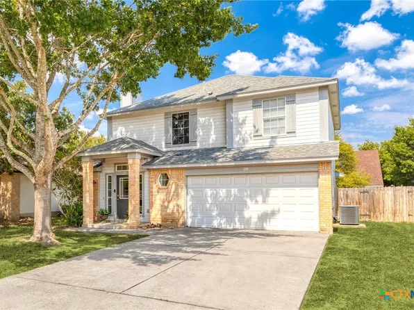221 Sunshadow Dr, Lockhart, TX 78644