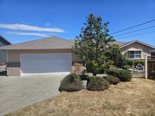 1623 Country Club Drive, Camano Island, WA 98282