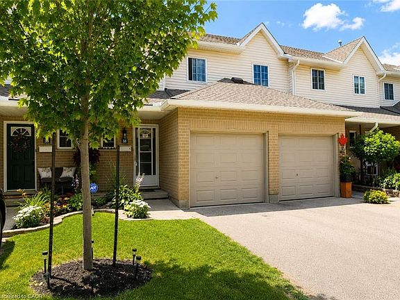 3rd image of 10 Holborn Ct #38