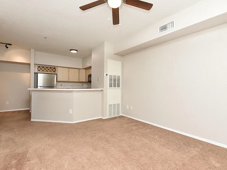 826 Camargo Way #305 — Photo 28
