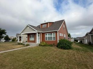 1018 Bremner Ave, Bismarck, ND 58503
