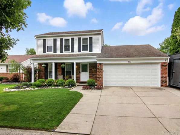 612 Bedford Dr, Westland, MI 48185