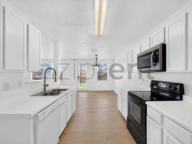 1320 Junction Run — Photo 18