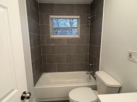 5th image of 2117 W 19th St