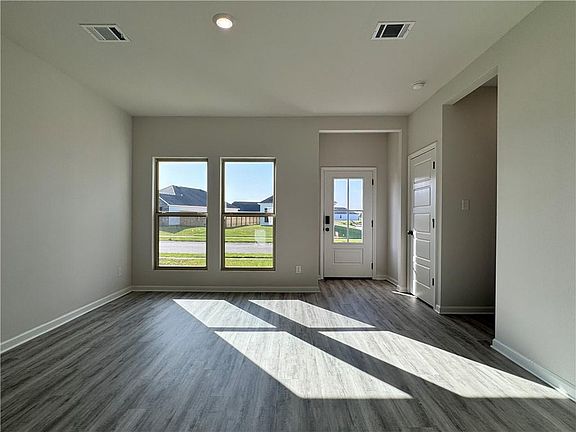 3rd image of 4711 Marais River Dr