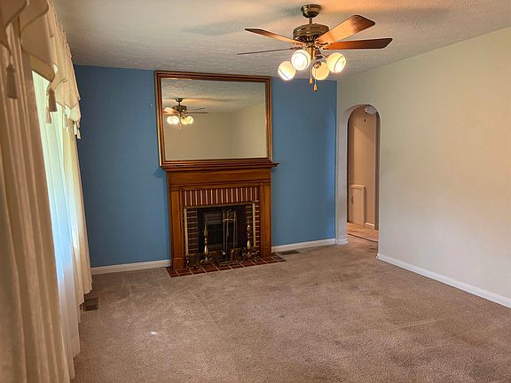 4th image of 703 Poplar St