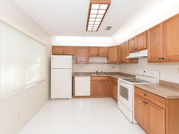 5th image of 1620 Palmland Dr #4C