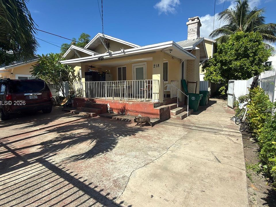 1st image of 218 SW 10th Ave