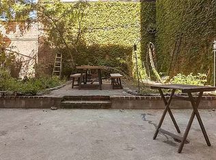 379 S 3rd St #1B, Brooklyn, NY 11211