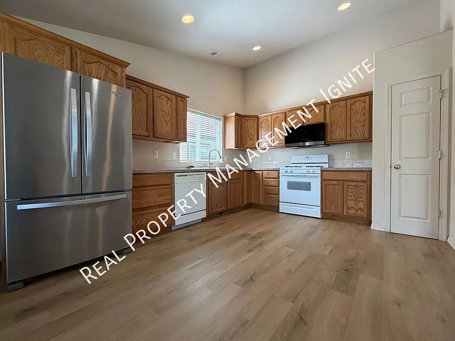 Centrally Located Single Level Home — Photo 3