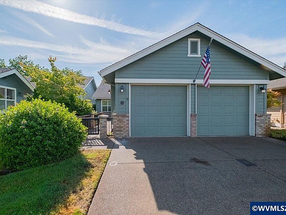 3rd image of 643 NW Spyglass Ct