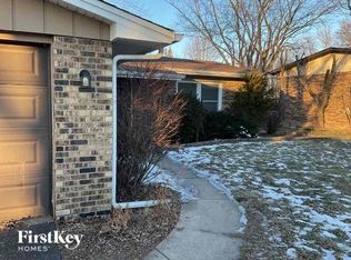 4918 Mission Dr, Richton Park, IL 60471
