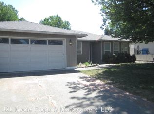 938 Hopkins Rd, Central Pt, OR 97502