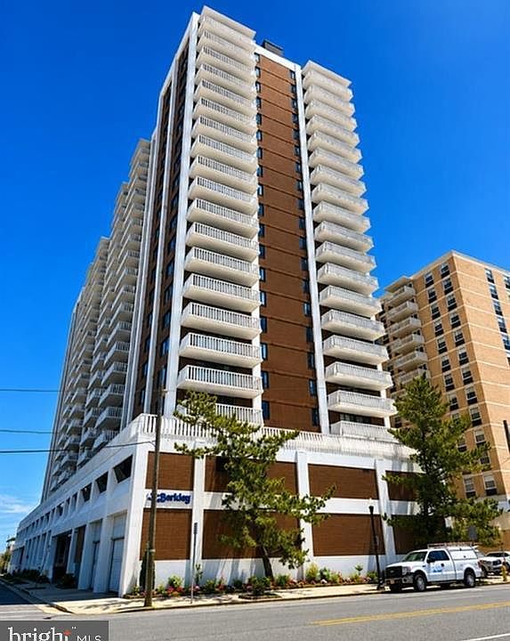 1st image of 100 S Berkley Sq Unit 21N