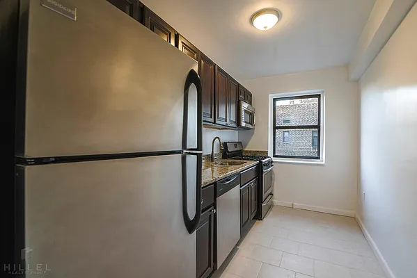 Rented by Hillel Realty Group | media 19