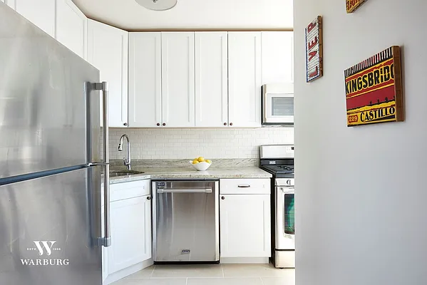 Sold by Warburg | media 10