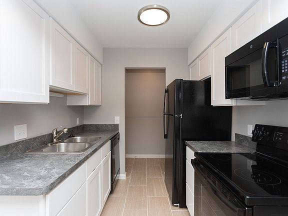 2nd image of 1166 N Macomb St #8ca8c097f