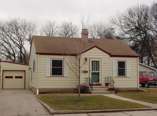 1316 S 10th St, Grand Forks, ND 58201