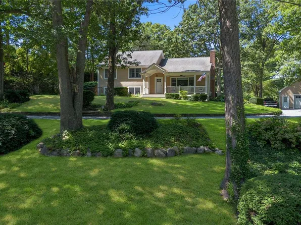 23 Connelly Road, Huntington, NY 11743