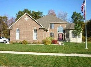 50850 Torrey Pines Dr, Macomb, MI 48042