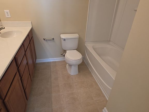 4th image of 5585 Farm House Trl