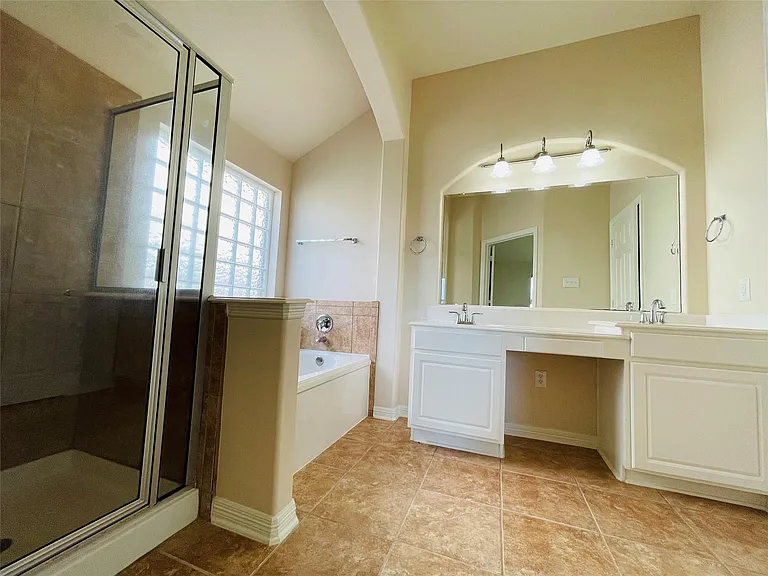 10723 Lake Riata Ln — Photo 21