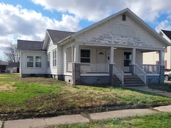 307 S Pike St, Palestine, IL 62451