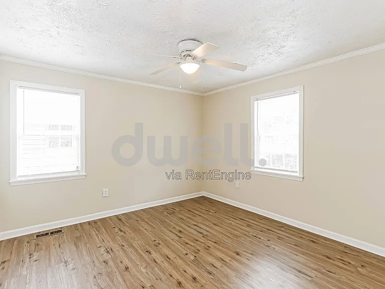 2492 Coleman Ave — Photo 12